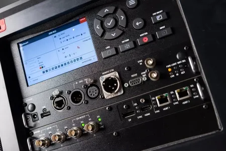 UDM_DSC9802-inputs-display