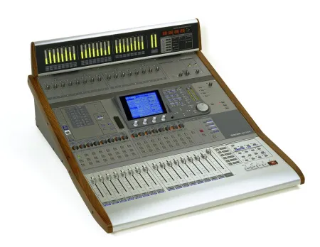 Купить Tascam DM-3200 по выгодной цене в Челябинске