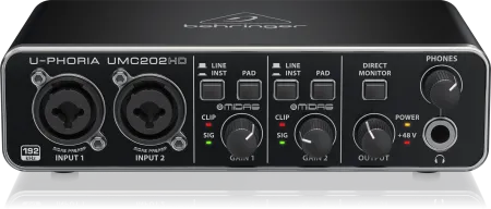 BEHRINGER UMC202HD