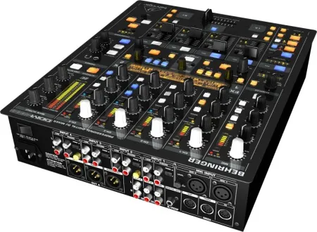 BEHRINGER DDM4000