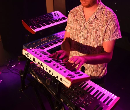 Купить Arturia AstroLab 37 White по выгодной цене в Челябинске